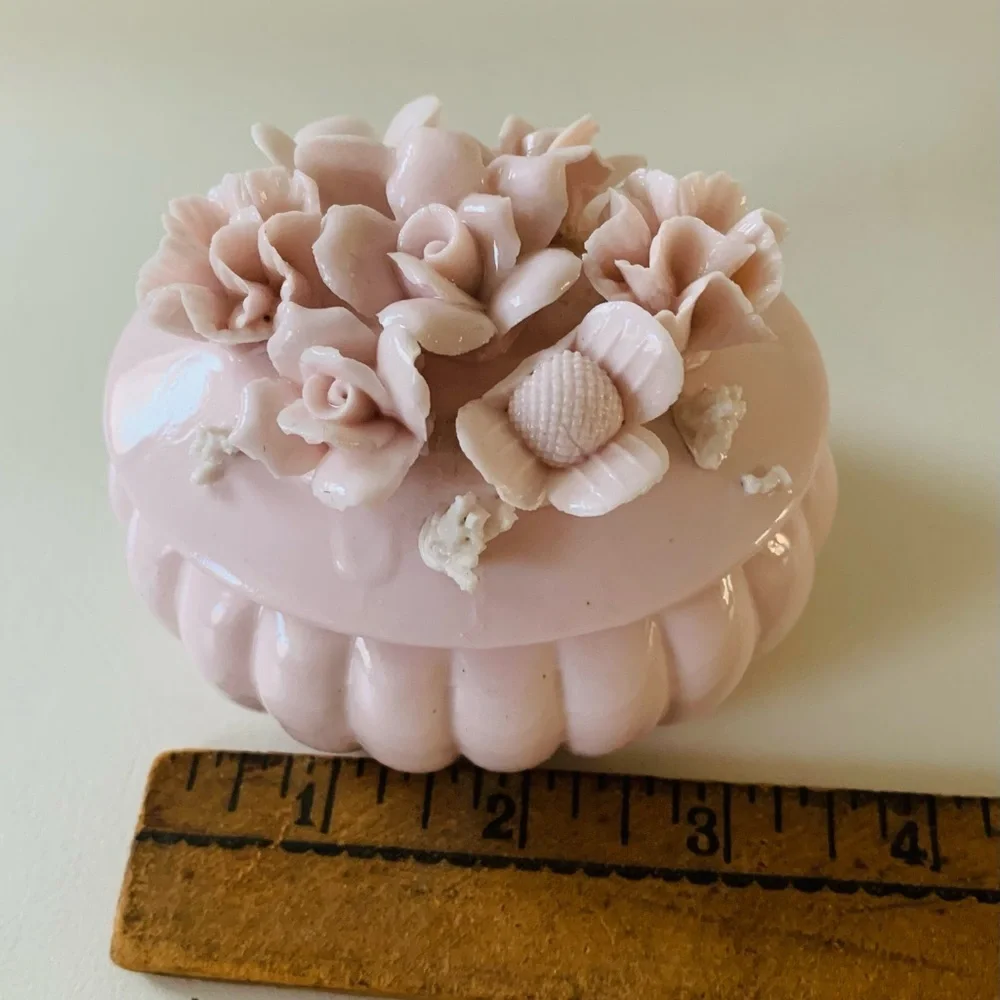 A Lorrie Design box